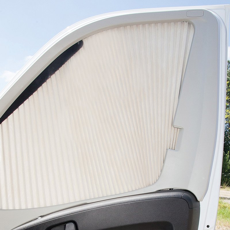 Fiat Ducato-Tür mit eingebautem, zugezogenem Seitenscheibenrollo